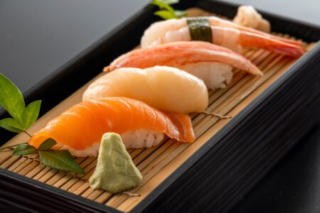 握り寿司（蟹・帆立・サーモン・甘海老）