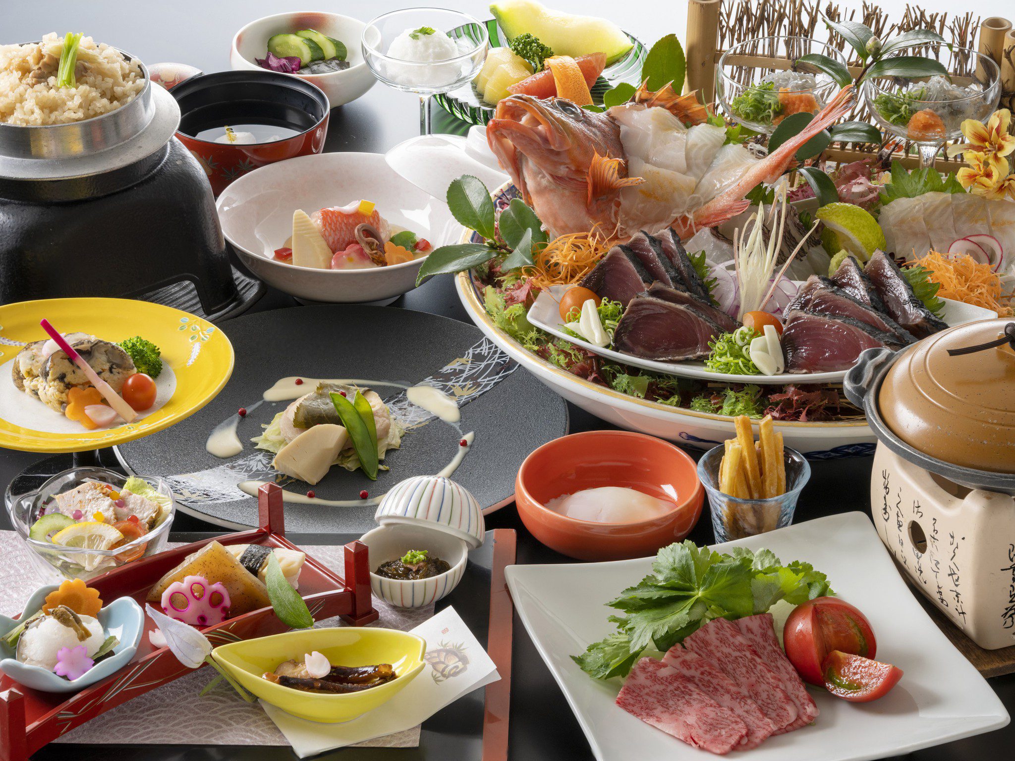 【皿鉢料理と土佐風会席】※3月~5月の内容となります。