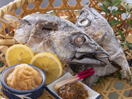 「土佐豪快仕立て」　鰹ビンタ焼き