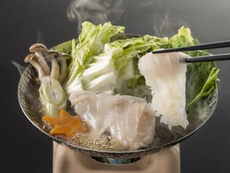 【龍馬あなごしゃぶ鍋】ふっくらと柔らかい龍馬あなごをちり酢で頂く、心温まるしゃぶ鍋。