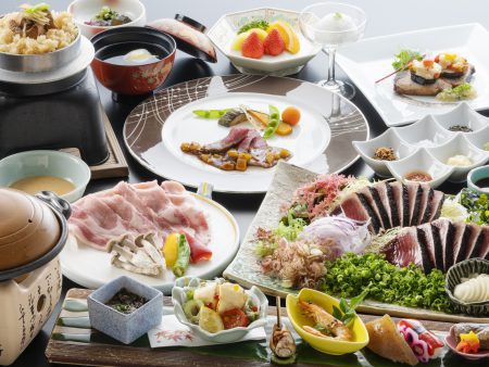 【旬彩物語／花野コース】戻り鰹を存分に味わう！脂がのった戻り鰹の藁焼きタタキ7種味比べ付き♪