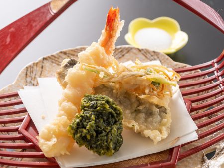【天麩羅】青さのりに土佐生姜のかき揚げ、ウルメイワシなど土佐食材づくしな天麩羅盛りあわせ