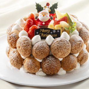 城西館のクリスマスケーキ「クロカンブッシュ」